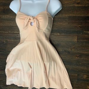 Beautiful blush knot detailed dress